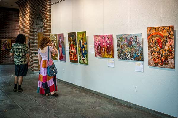 Visitors discovering the Chinese Empresses exhibit